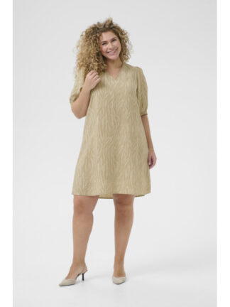 Fin klänning i stora storlekar för fest